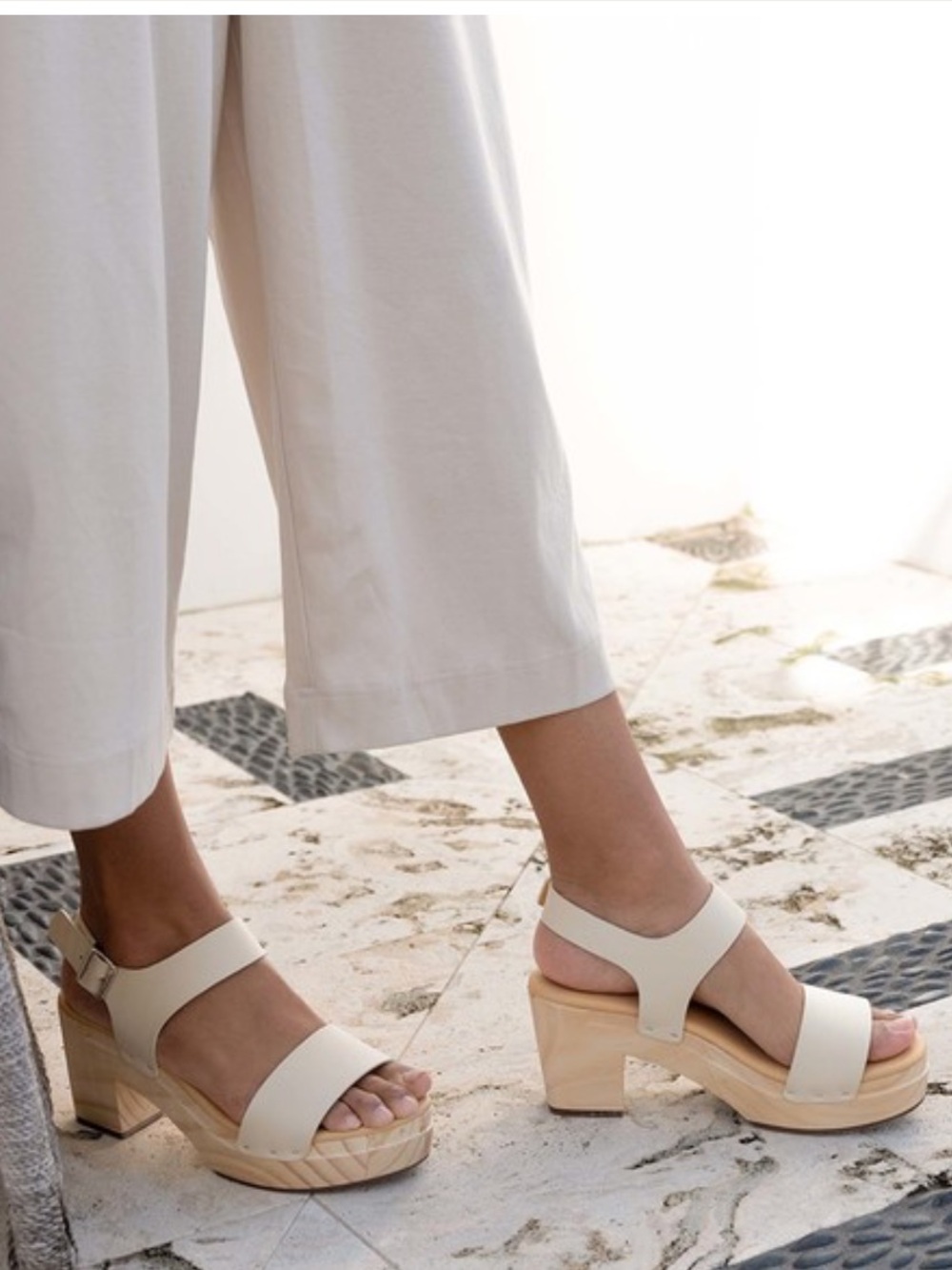 Nisolo all day open toe clogs